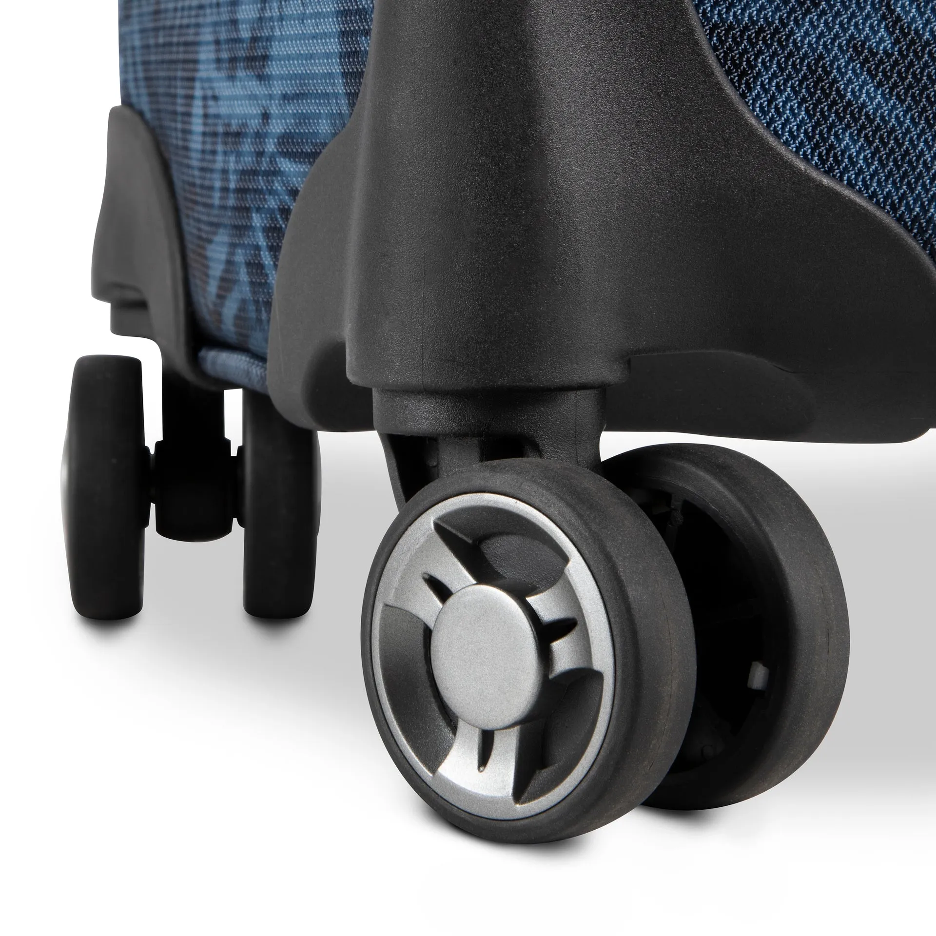 Avalon Softside Expandable Spinner Carry-On 20"