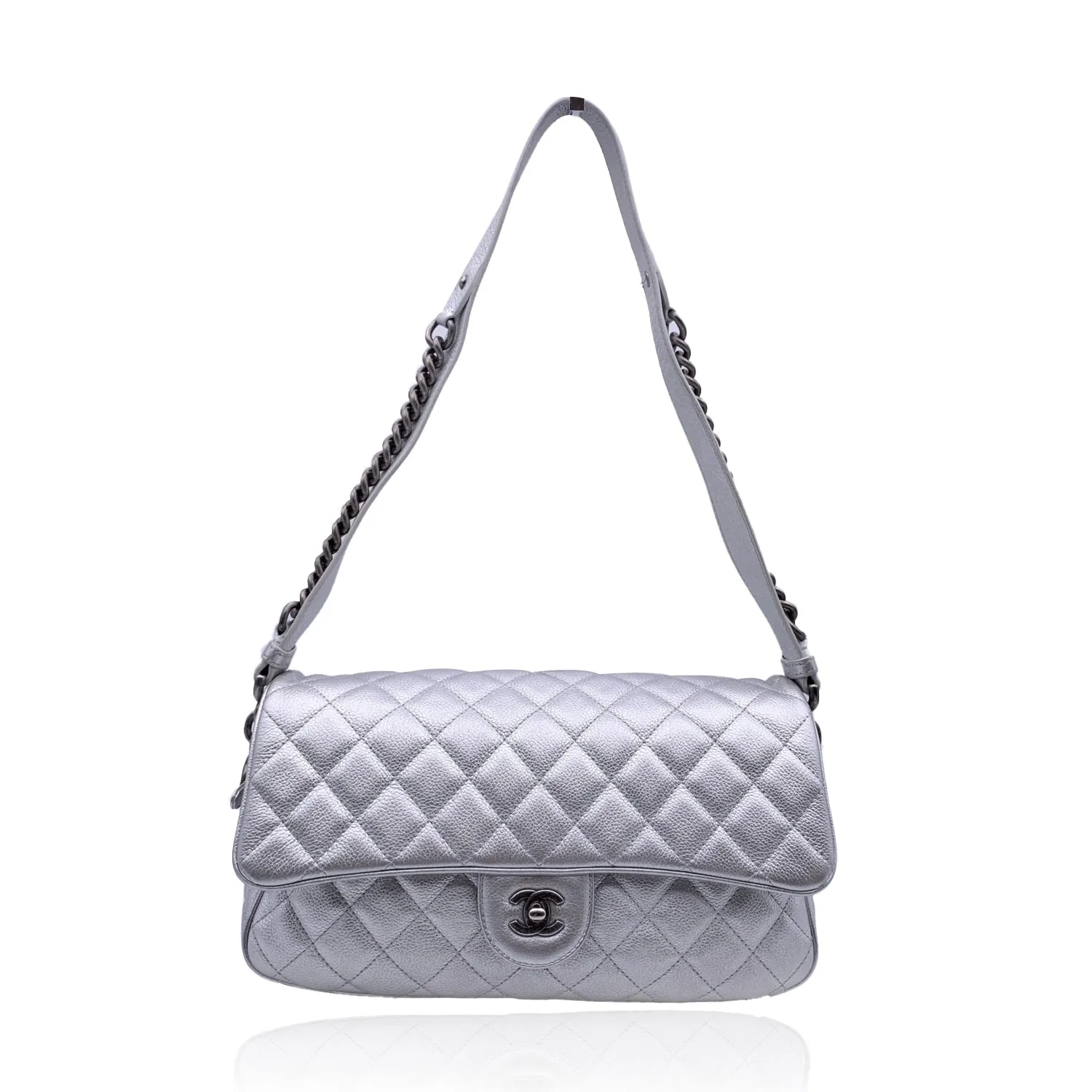 CHANEL Airline 2016 Silver Quilted Leather Easy New Shoulder Bag