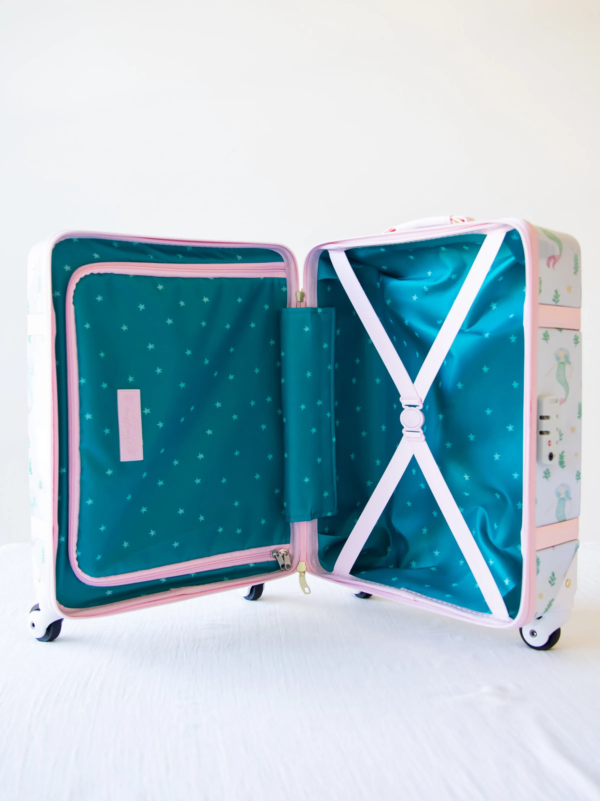 Lennon Traveling Luggage – Sea Princess